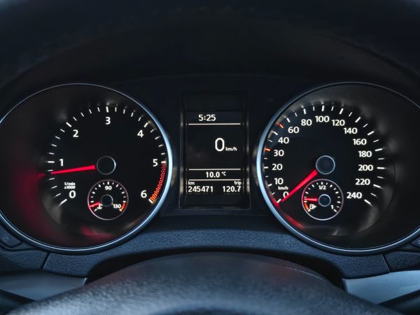 2012 Volkswagen Golf  1.6 TDI HIGHLINE 374328481