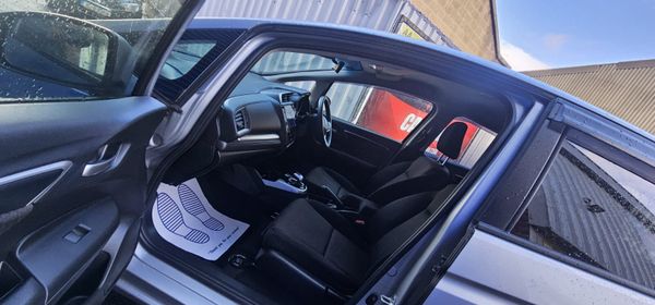 Honda Fit Hybrid 374334558