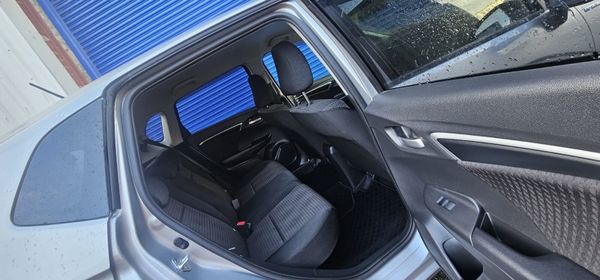 Honda Fit Hybrid 374334559