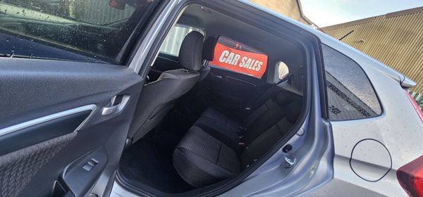 Honda Fit Hybrid 374334561