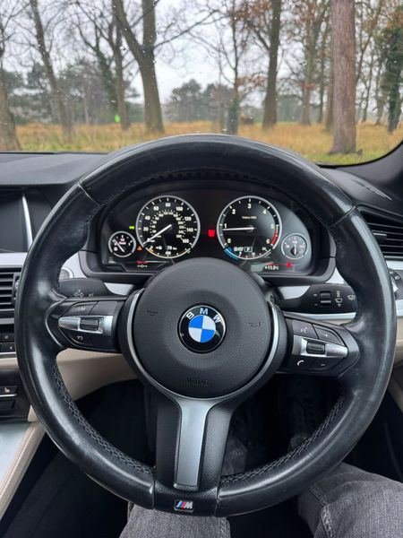 BMW 5-Series 2014 With Sun roof 374352677