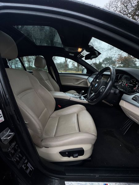 BMW 5-Series 2014 With Sun roof 374352679