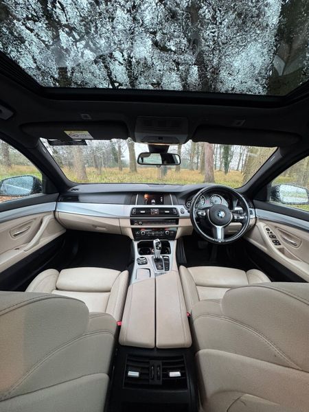 BMW 5-Series 2014 With Sun roof 374352673