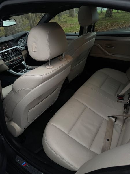 BMW 5-Series 2014 With Sun roof 374352686