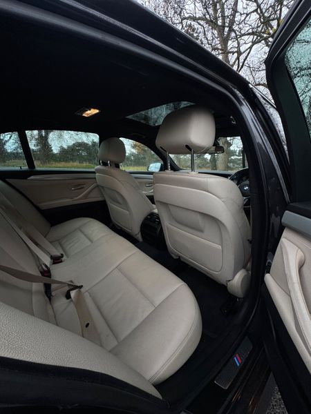 BMW 5-Series 2014 With Sun roof 374352680