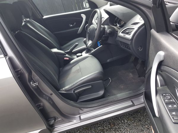 FLUENCE TOM TOM... NCT 01/27...LOW KMS 374404444