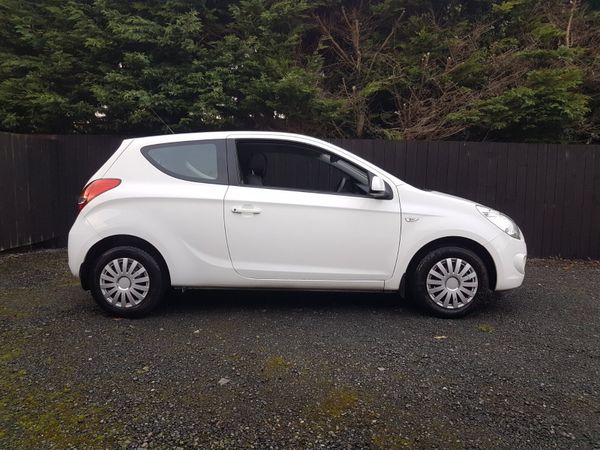 I20 .. LOW LOW KMS.. NCT TODAY 374405365