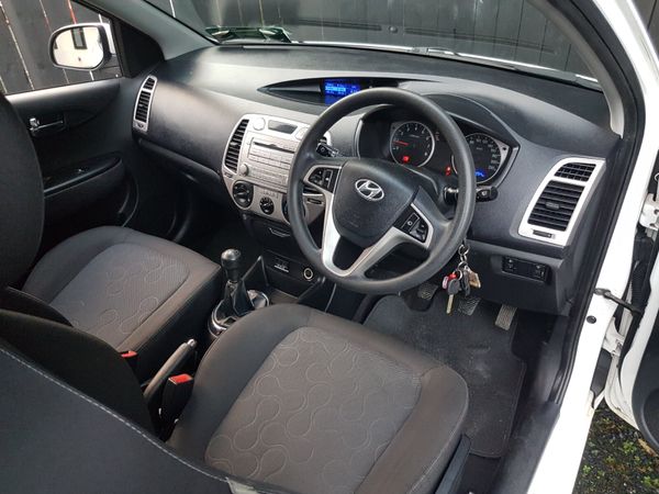 I20 .. LOW LOW KMS.. NCT TODAY 374405410