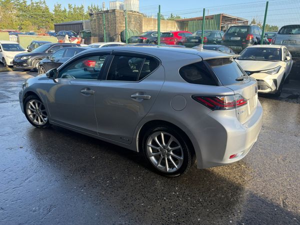 2012 Lexus CT200H / Automatic Hybrid 374412494