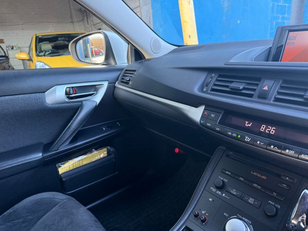 2012 Lexus CT200H / Automatic Hybrid 374412495