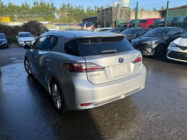 2012 Lexus CT200H / Automatic Hybrid 374412493