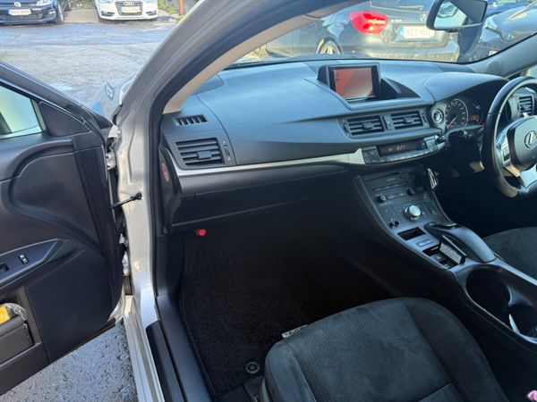 2012 Lexus CT200H / Automatic Hybrid 374412508