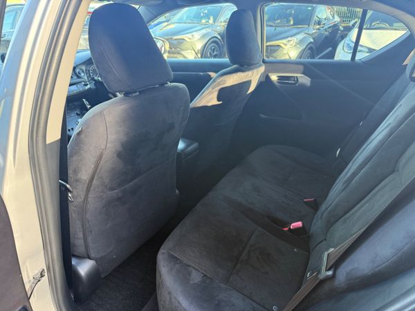 2012 Lexus CT200H / Automatic Hybrid 374412501