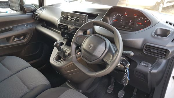 Peugeot Partner 211D AS NEW VAT INVOICE 374427655