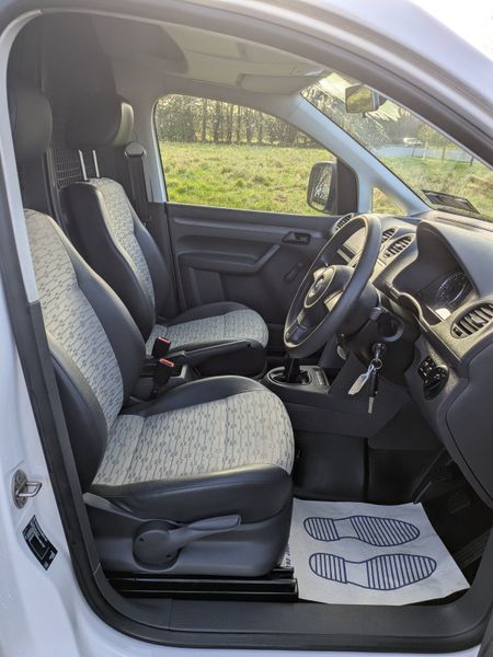 Volkswagen Caddy 2013 EXCELLENT CONDITION 374458584