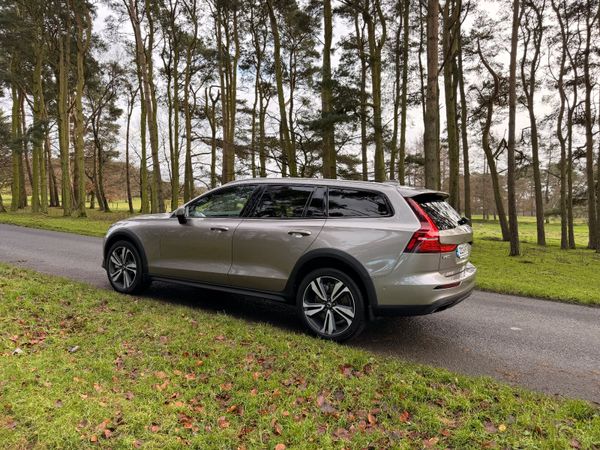 Volvo V60 2021 AWD Cross Country 374468969