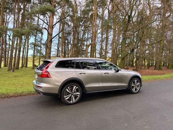 Volvo V60 2021 AWD Cross Country 374468971