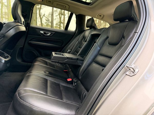 Volvo V60 2021 AWD Cross Country 374469002