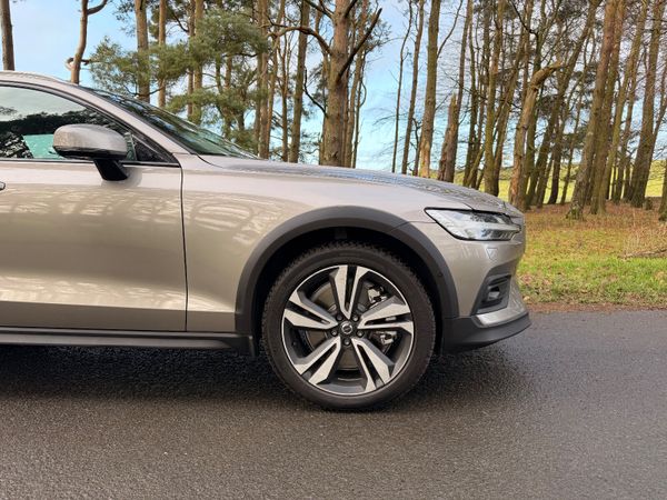 Volvo V60 2021 AWD Cross Country 374469017