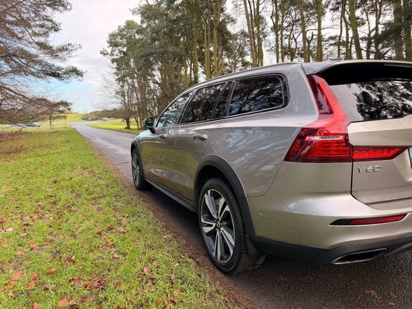 Volvo V60 2021 AWD Cross Country 374469024
