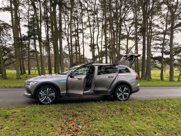 Volvo V60 2021 AWD Cross Country 374469026