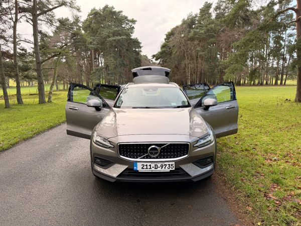 Volvo V60 2021 AWD Cross Country 374469029