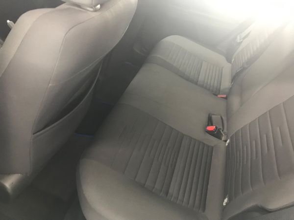 Toyota Auris 2017 374469436