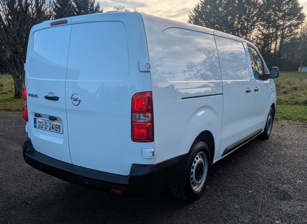 Opel Vivaro LOW KMS/ INC VAT/ NEW DOE 11/26 374462303