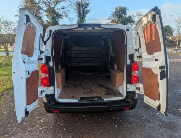 Opel Vivaro LOW KMS/ INC VAT/ NEW DOE 11/26 374462311