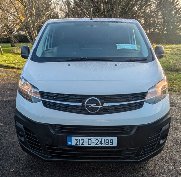 Opel Vivaro LOW KMS/ INC VAT/ NEW DOE 11/26 374462312