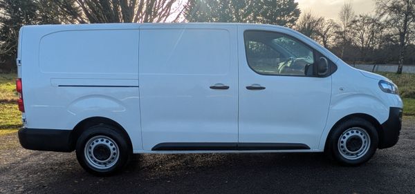 Opel Vivaro LOW KMS/ INC VAT/ NEW DOE 11/26 374462393