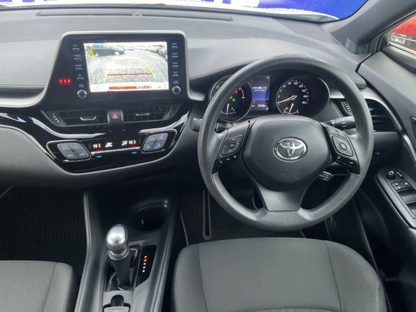 2020 TOYOTA C-HR LUNA 1.8 PETROL HYBRID SPOTLESS 374463954