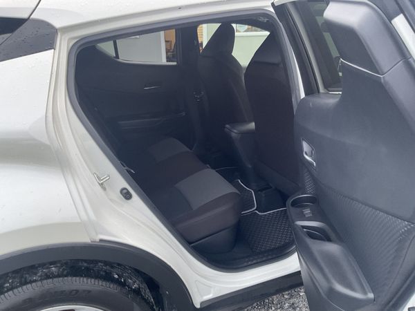 2020 TOYOTA C-HR LUNA 1.8 PETROL HYBRID SPOTLESS 374463952