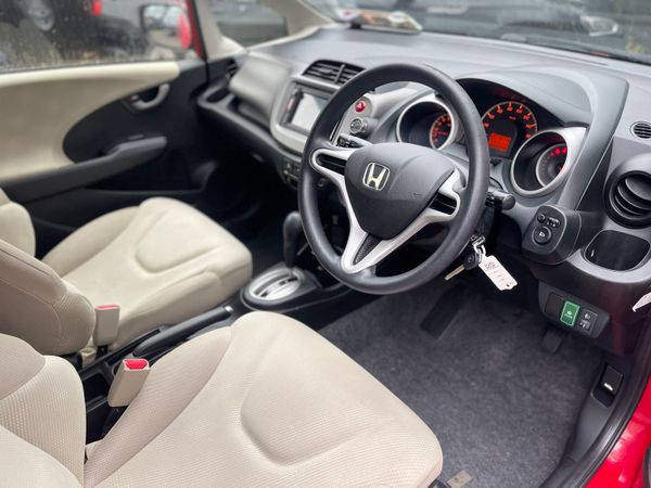 131 Honda  Fit 1.3 Auto 374490861