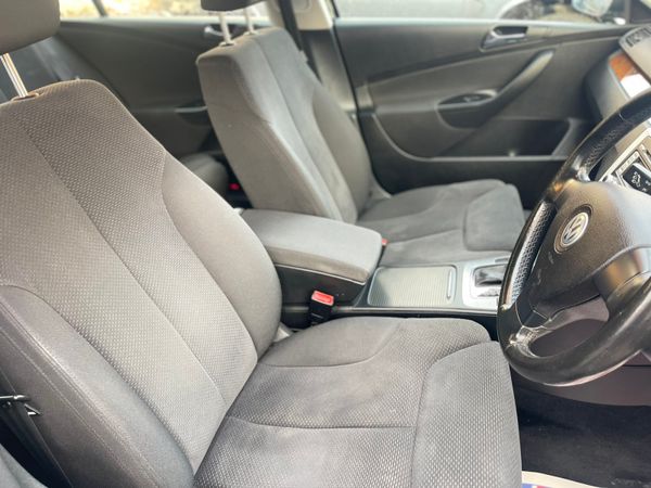 VW Passat 1.6 FSI • Auto • NCT 02/26 • Tax 03/25 374491928