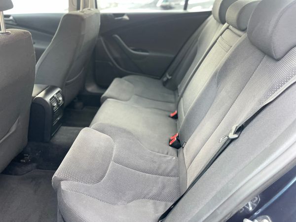 VW Passat 1.6 FSI • Auto • NCT 02/26 • Tax 03/25 374491931