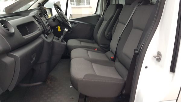 Renault Trafic 212D AS NEW 2.0LT VAT INVOICE 374493416