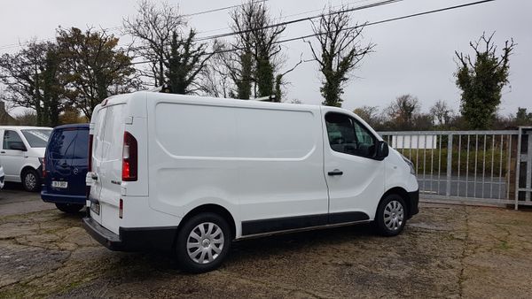 Renault Trafic 212D AS NEW 2.0LT VAT INVOICE 374493413
