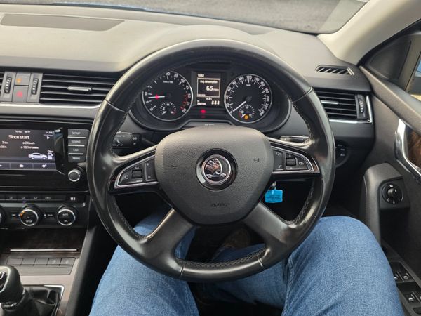 Skoda Octavia 2014 374518998