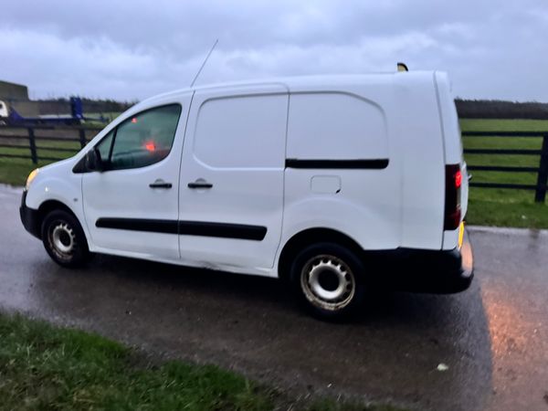 172 Citroen Berlingo XL Enterprise BARGAIN 374526794