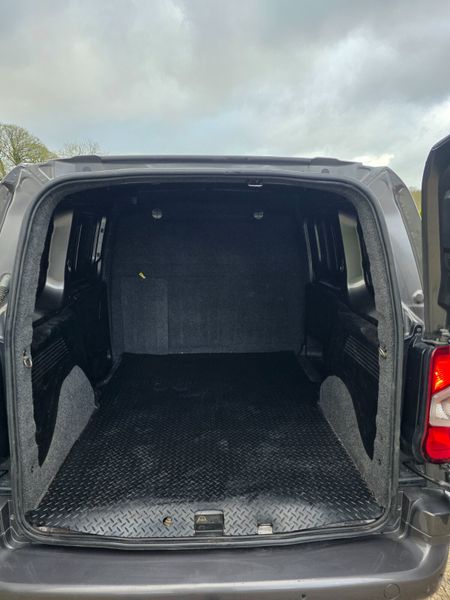 Automatic 2021 Citroën Berlingo Driver 374529999