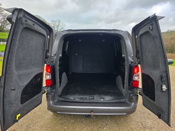 Automatic 2021 Citroën Berlingo Driver 374530001