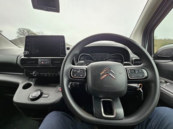 Automatic 2021 Citroën Berlingo Driver 374530062