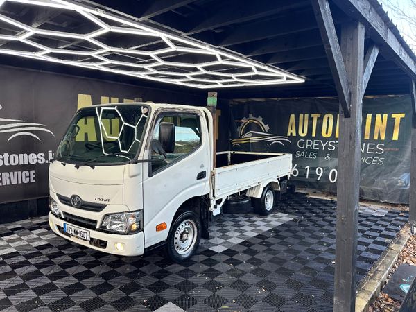 Toyota Dyna 2017 374530550