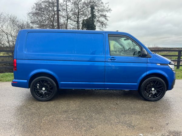 211 Vw Transporter Highline RAVENNA Blue**** 374531207