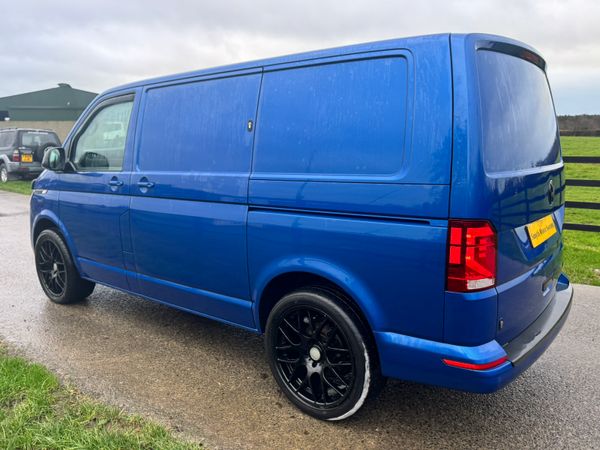 211 Vw Transporter Highline RAVENNA Blue**** 374531200