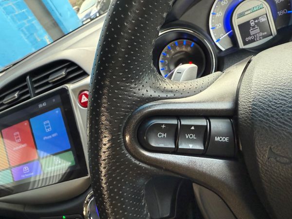 2012 Honda Fit Hybrid Automatic/ leather spec 374575194