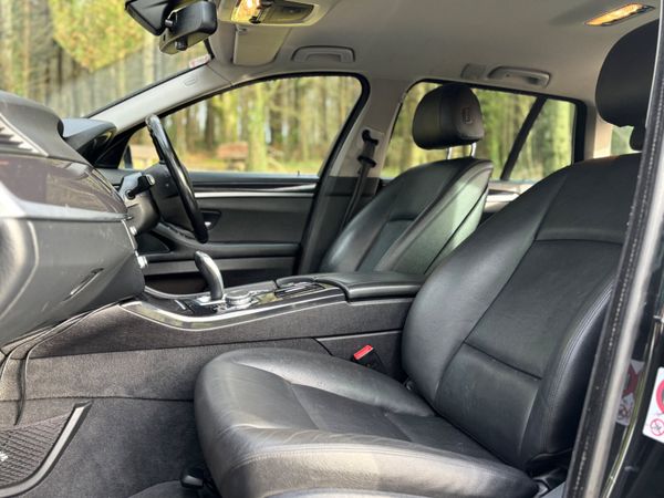 2017 BMW 5-Series 520D estate automatic 374571165