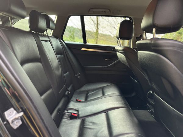 2017 BMW 5-Series 520D estate automatic 374571169