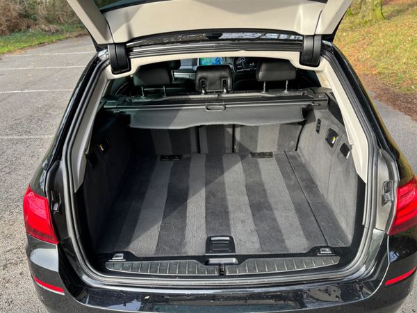 2017 BMW 5-Series 520D estate automatic 374571171